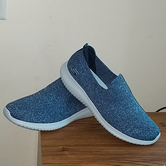 skechers wide fit air cooled memory foam mens